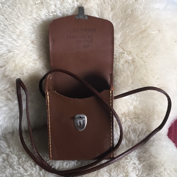 Bell & Howell vintage camera case mini cross body - Picture 4 of 4